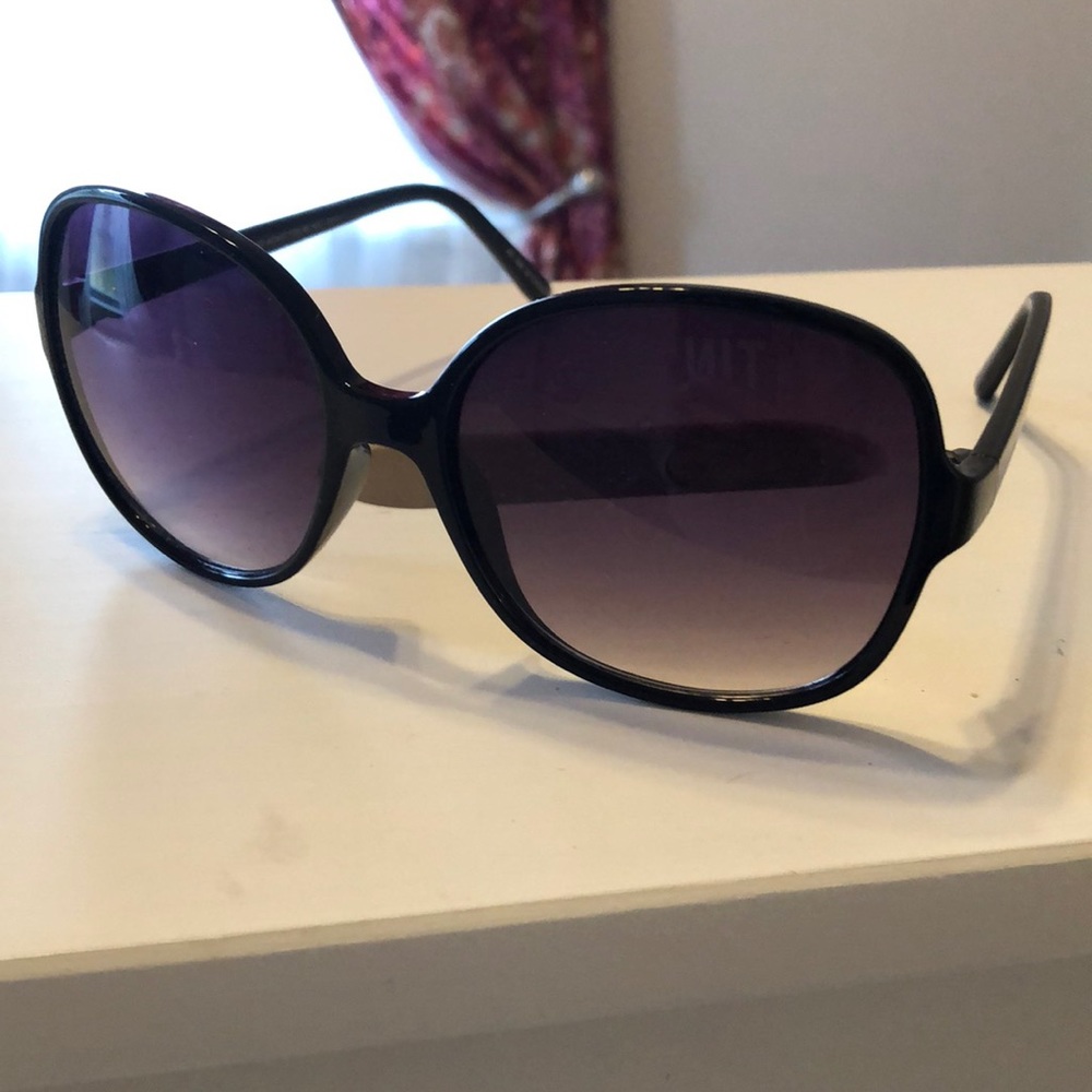 Women’s sunglasses